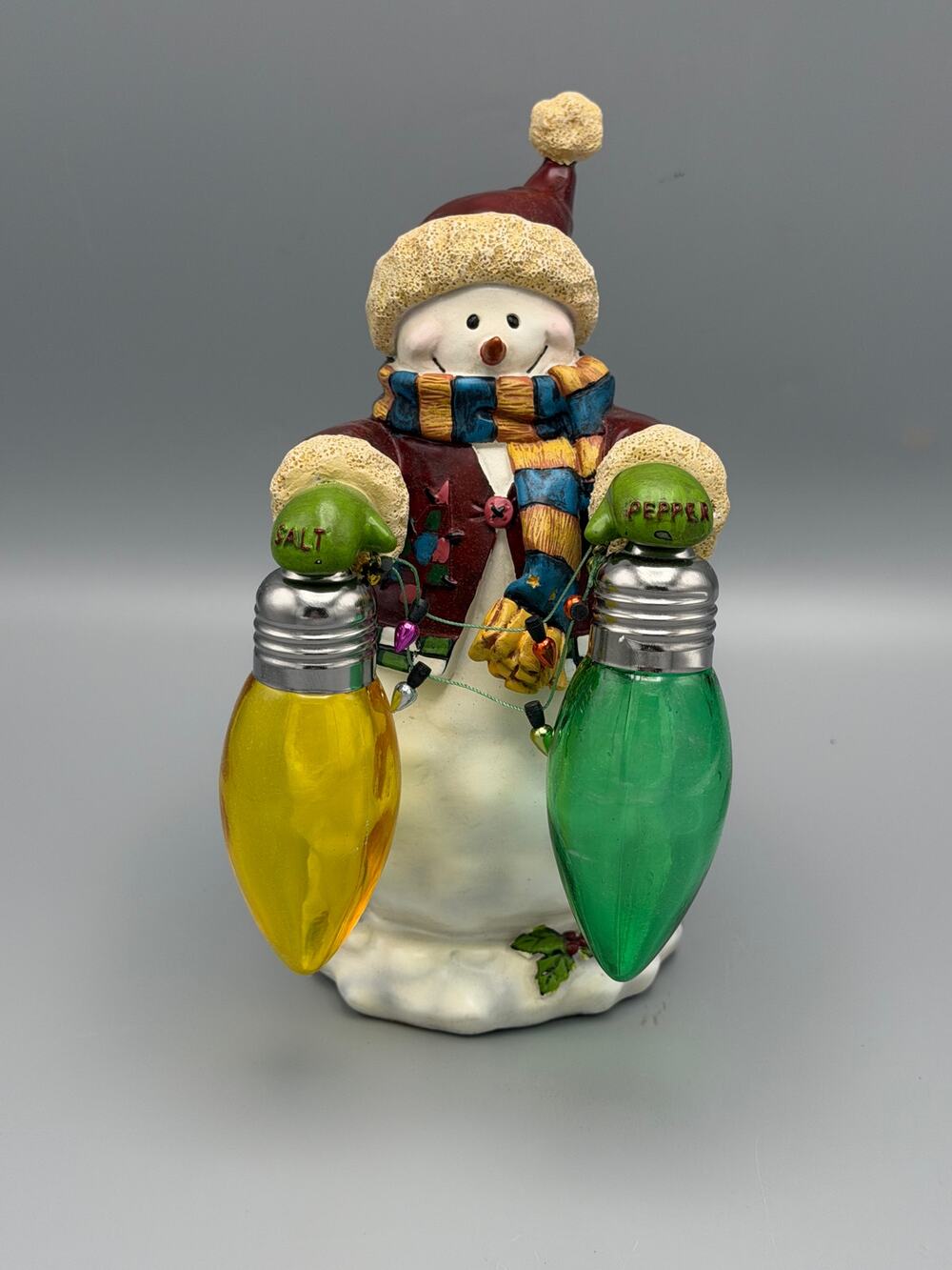 Holiday Home Collection Snowman Magnet Salt & Pepper Christmas Light Bulbs w/Box